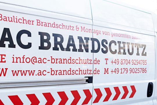 AC Brandschutz Fahrzeugbeklebung